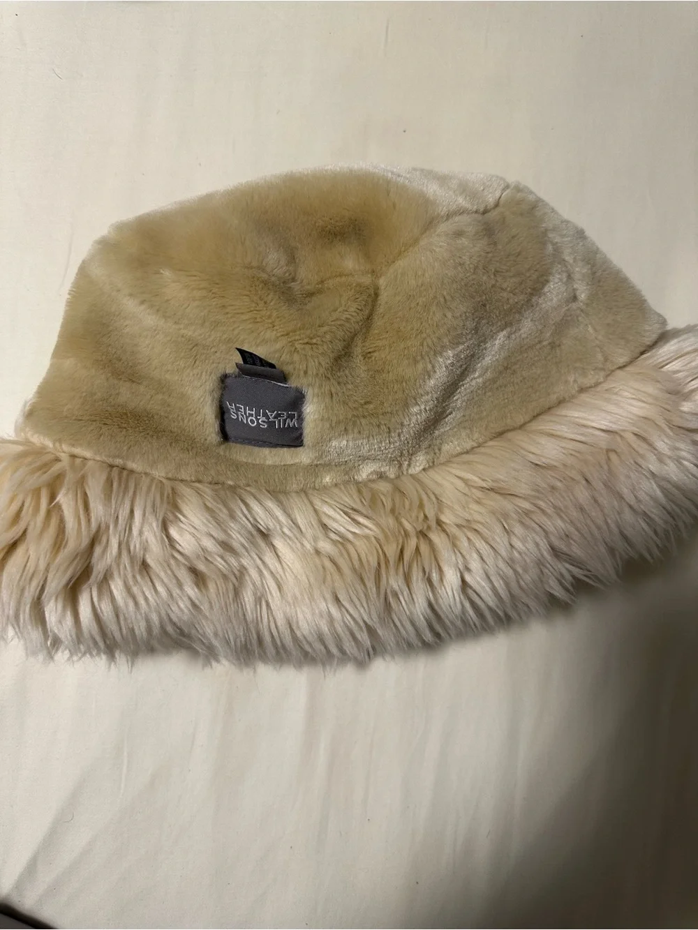 Wilsons Leather Cream Shearling Collar with Branded Tag